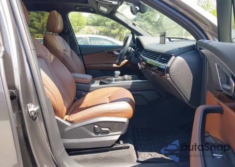 2018 Audi Q7 3.0T Premium z USA, uszkodzony, nr VIN WA1LAAF70JD033878